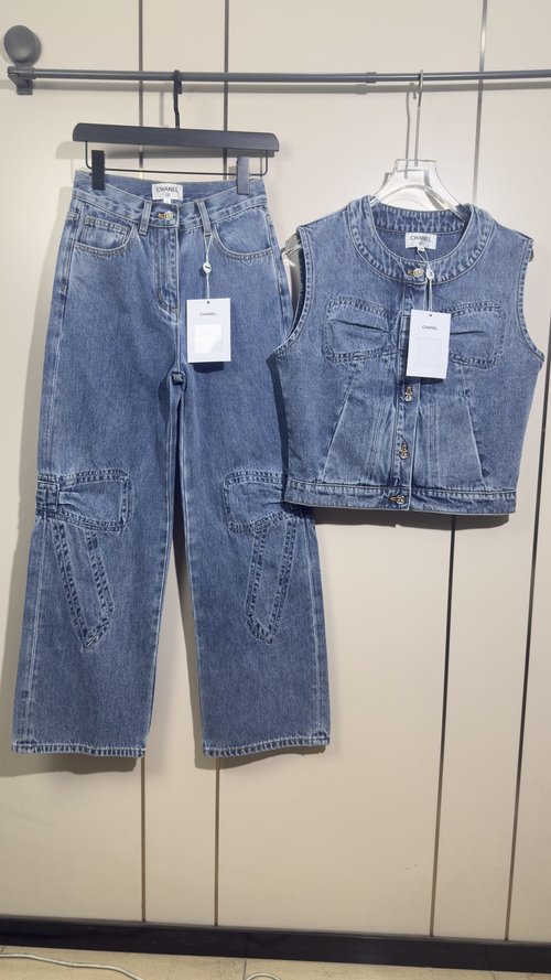 Chanel Stylish Dreamy Bow Straight - leg Trousers