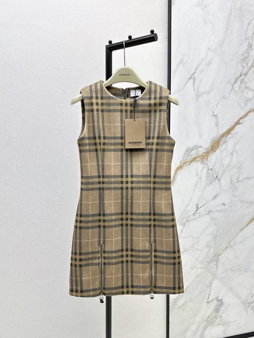 Burberry Classic Checkered Shirt-style Dress in Woolen Fabric