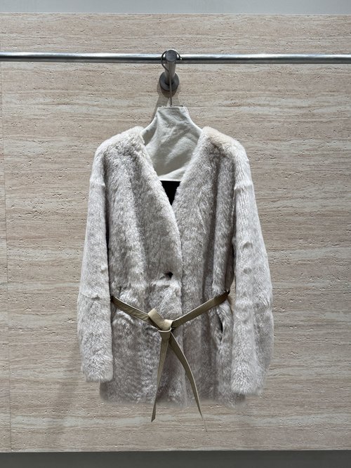 Max Mara Imported South African Fur-integrated Coat with Delicate Fur and Soft Fabric