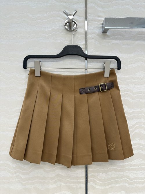 Loewe Exclusive Academy-Style Pleated Short Skirt