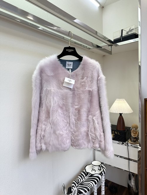 Hermes Top-Quality Finnish Lake Lambskin Coat, Simple and Sophisticated