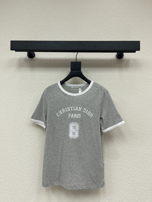 Dior Customized Vintage Printed Cotton T-shirt for a Sophisticated Look