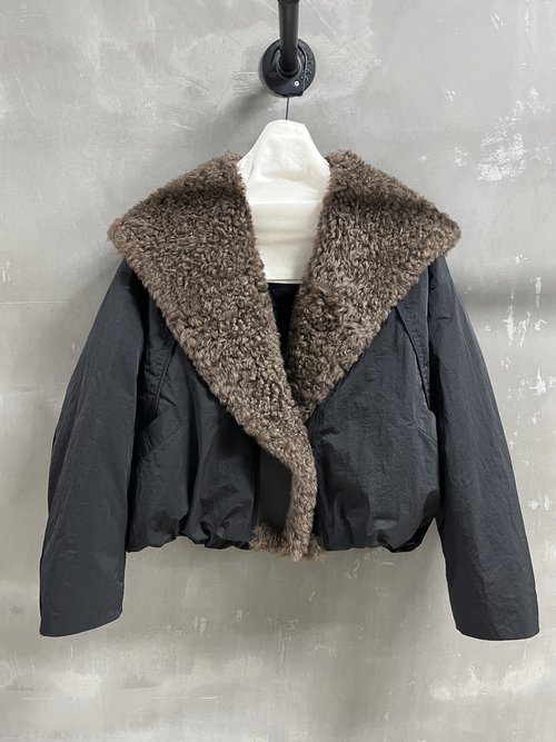 Brunello Cucinelli Exquisite Goose Down Coat in Classic Old Money Style, Loose and Elegant