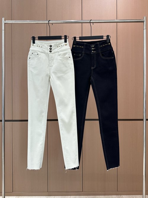 Gucci Trendy and Slimming Stretch Fleece Skinny Jeans, Designer s Original