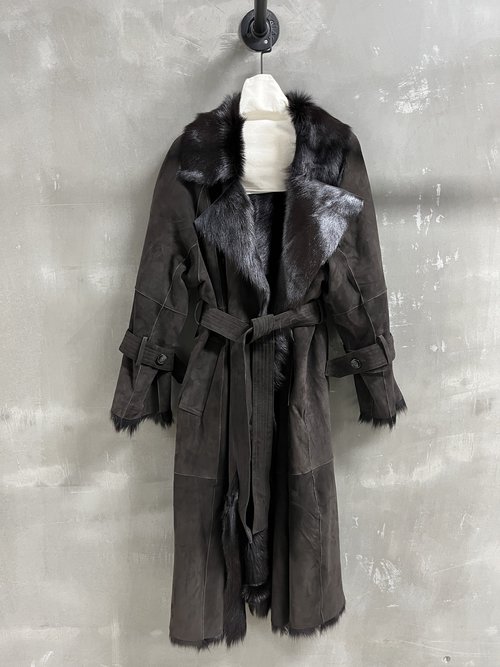 Brunello Cucinelli Classic Old - Money Style Fur - in - One, Loose and Adaptable