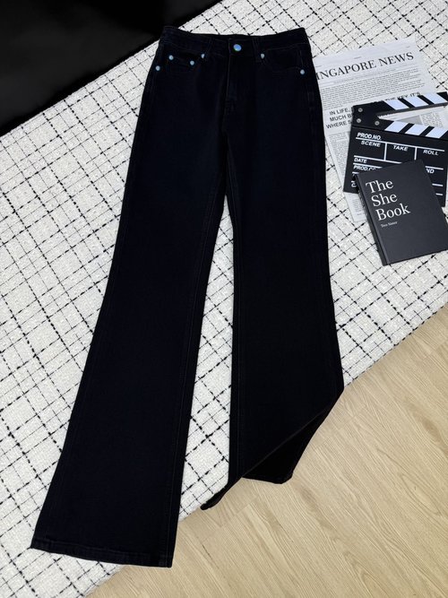 Louis Vuitton Classic Pattern Towel-Embroidered Denim Pants, Versatile and Flattering Silhouette