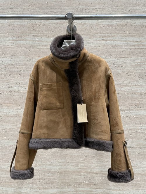 Burberry Fur-lined Leather Motorcycle Jacket with Soft Texture and Stylish Appearance
