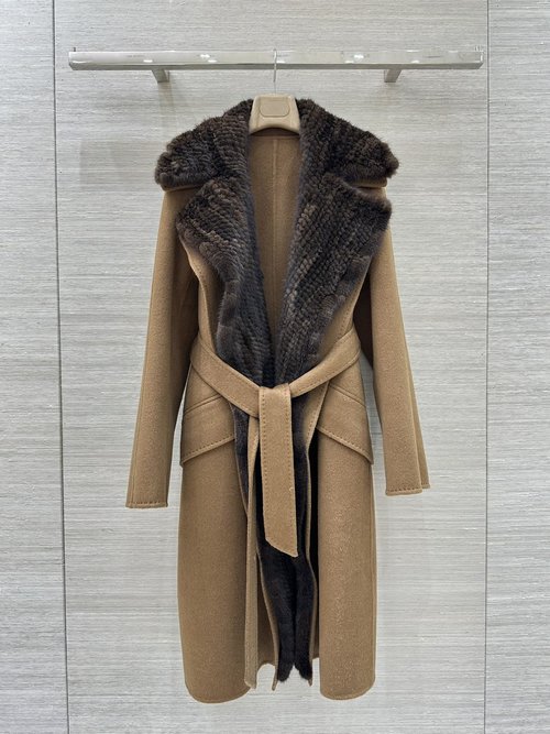 Versace Luxury Cashmere-Knitted Mink Coat with Detachable Collar and Shawl