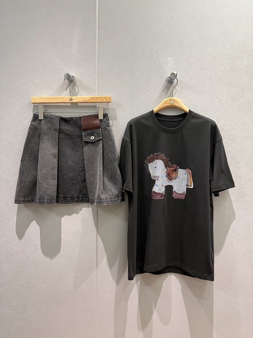 Loro Piana Classic Gem Pony T-shirt for Casual Look