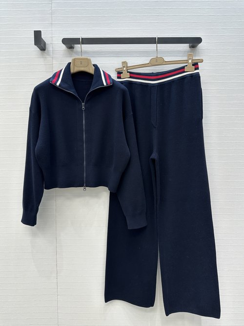 Brunello Cucinelli Casual Knit Set with Contrast Stitching, Slimming and Versatile