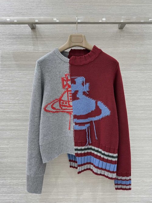 Vivienne Westhood Stylish Color-Blocked Knit Long-Sleeve Top with a Soft Texture