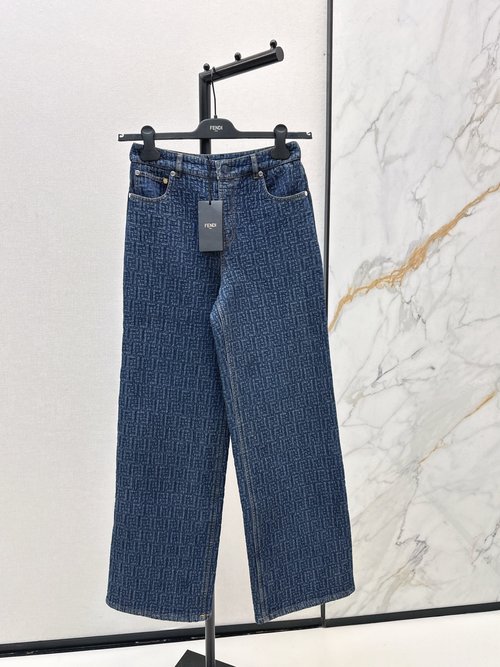 Fendi Casual Double-F Straight-Leg Jeans with Boyfriend Aesthetic