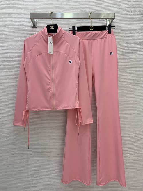 Alo Running and Fitness Yoga Set with Elastic Fabric