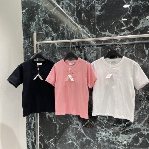 Hermes Elegant Embroidered Short Sleeve T-Shirt with Lace Cuffs