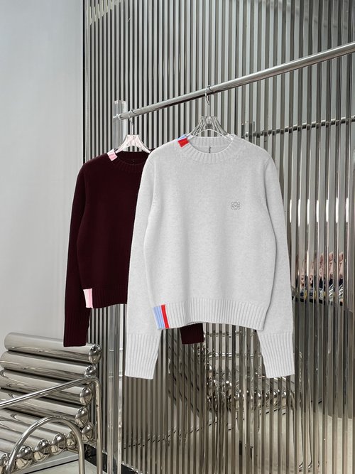 Loewe Color-blocked Classic Knit Crew Neck Sweater in Grey and Burgundy