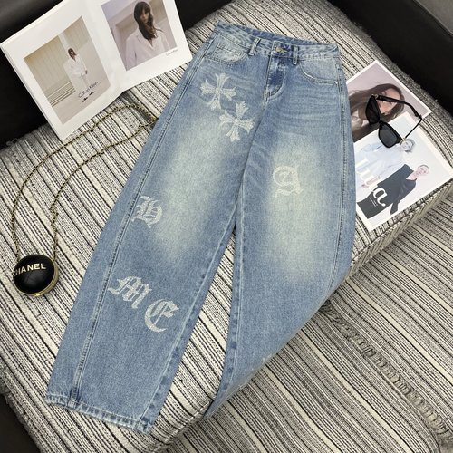 Chrome Hearts Recommended: Curved Knife Jeans with Logo and Rhinestone Design