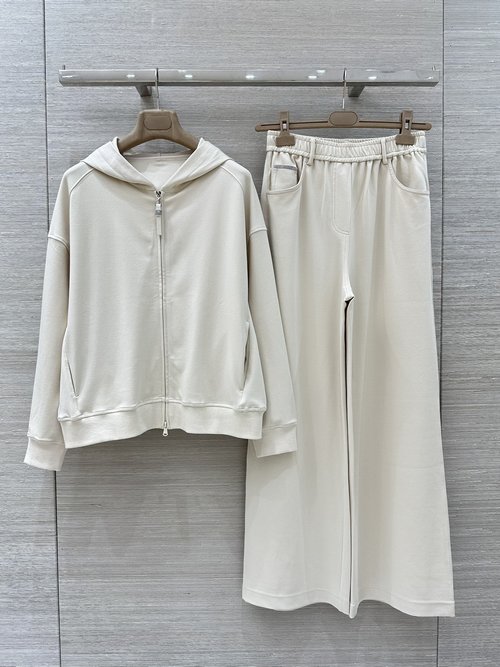 Brunello Cucinelli Exclusive Casual Knit Suit with Chain Zip for Style