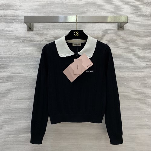 Miu Miu Chic Long-Sleeved Knit Top Blending Letter Logo Buttons with Contrast Collar in Elegant Hues