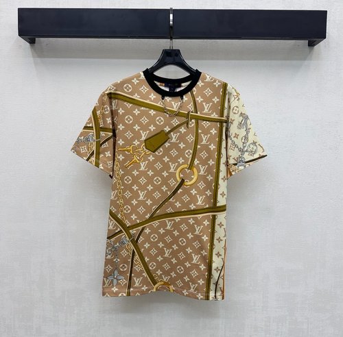 Louis Vuitton Classic Round-Neck T-Shirt Adorned with Chain and Logo