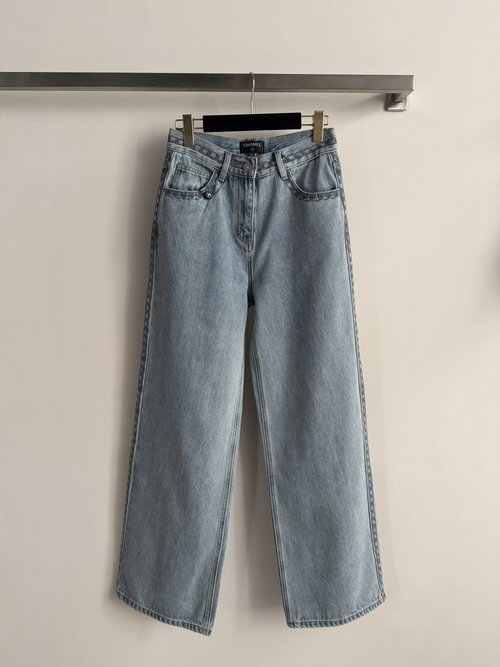 Chanel Retro High-Waisted Denim Trousers: Sturdy & Soft