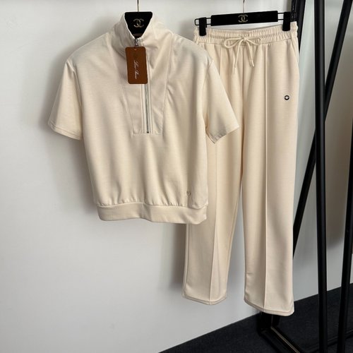 Loro Piana Metal Ring Half-Zip Short-Sleeved T-Shirt and Elastic Waist Trousers Set