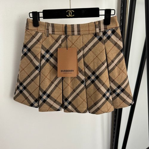 Burberry College Style Checked Pleated Short Skirt
