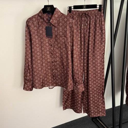 Louis Vuitton Cotton Homey Style Leisure Suit with All-Over Logo Print in Brown