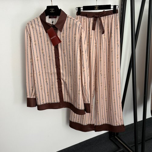Gucci Casual Striped Suit with Metal Buttons in Light Pink