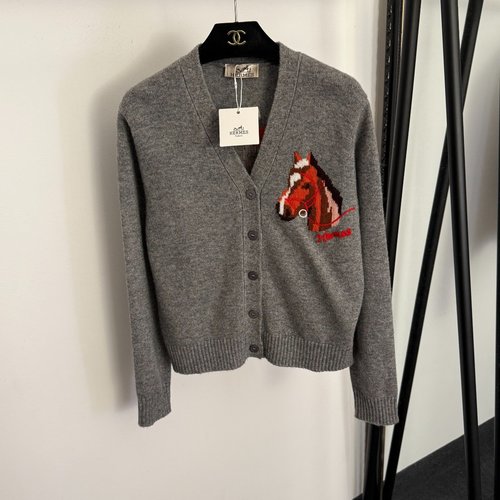Hermes Horsehead Embroidery Jacquard V-Neck Wool Knit Cardigan in Gray & Red