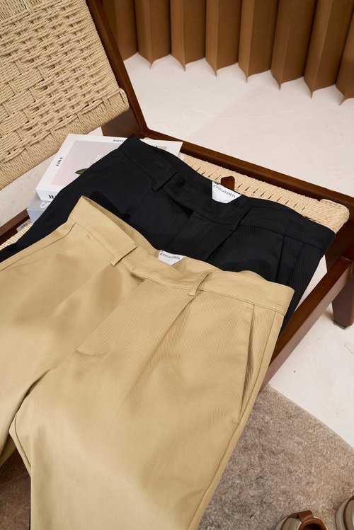 Bottega Veneta Comfortable Straight-Leg Pants with Premium Style