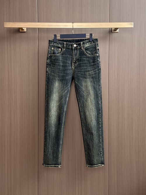 Chrome Hearts High - elastic Jeans with Premium Wash and Good Fit