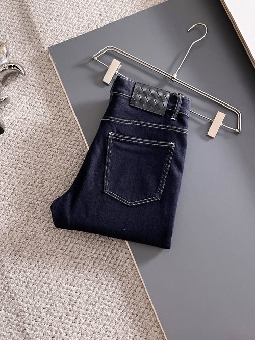 Bottega Veneta High - end Jeans with Imported Elastic Fabric