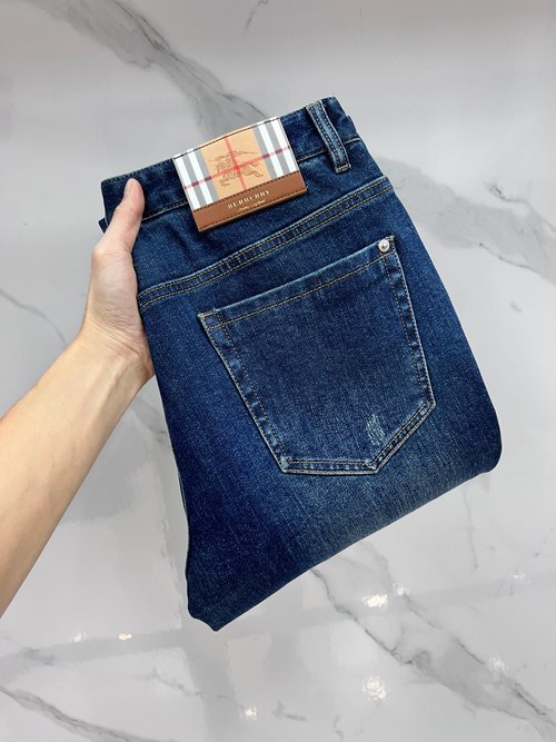 Burberry Premium Custom Jeans with Fine Workmanship and Quality Materials