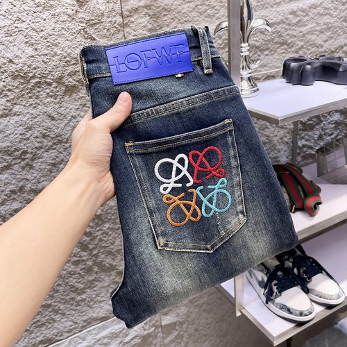 Loewe Premium Jeans with High-elastic Fabric and Fine Details