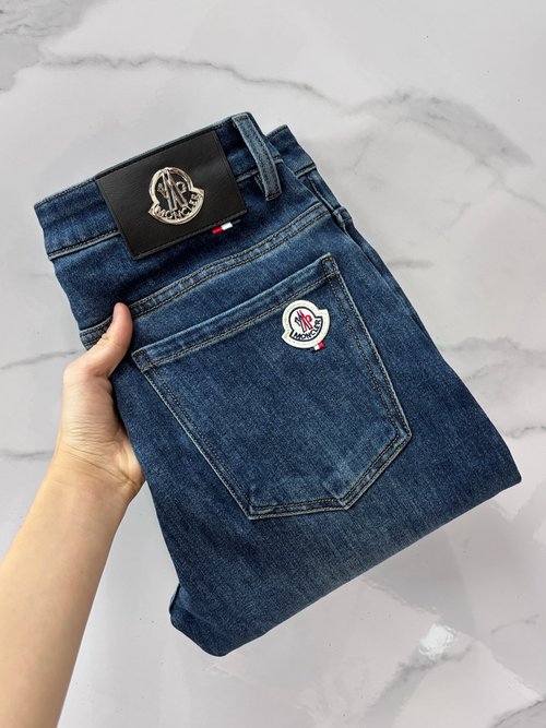 Moncler Premium Customized Stretch Jeans with Fine Workmanship