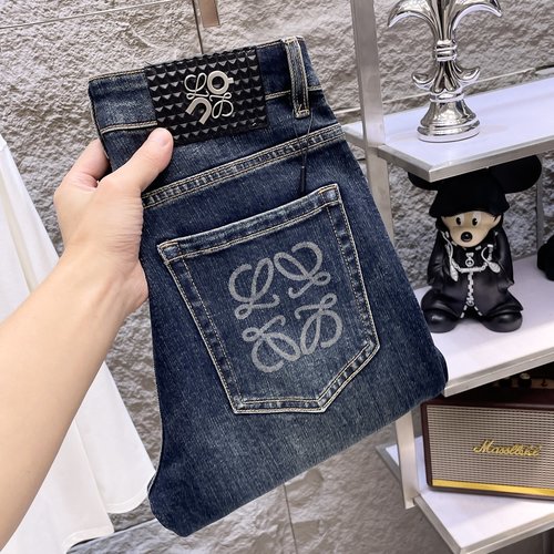 Loewe High-stretch Jeans with Exquisite Wash and Soft Texture