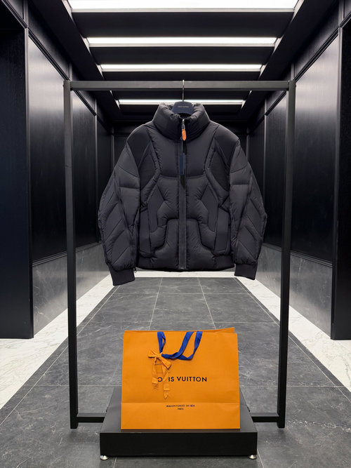 Louis Vuitton Water-Repellent Quilted Down Jacket with Concealed Pockets (No Chinese, title optimized for clarity)