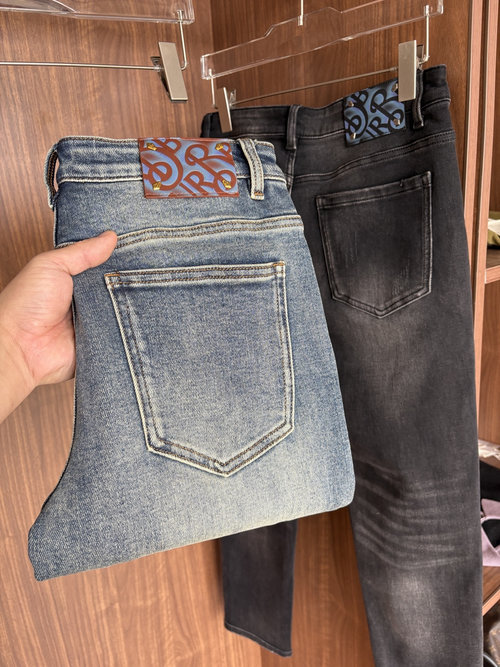 Fendi Hot-Selling Jeans with Luxury Cowhide Waist Tag