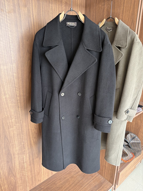 Fendi Herringbone Wool - Cashmere Blend Elegant Coat
