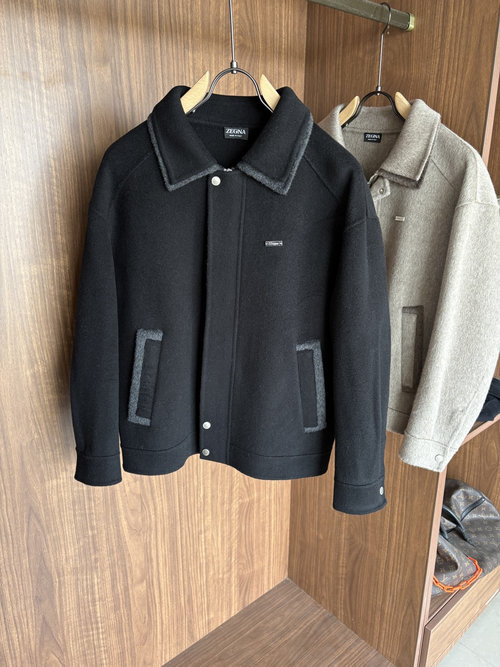 Fendi Elegant Wool and Cashmere Blend Overcoat