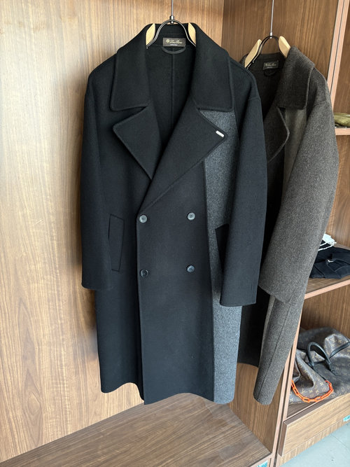 Fendi Elegant Herringbone Wool-Cashmere Blend Coat