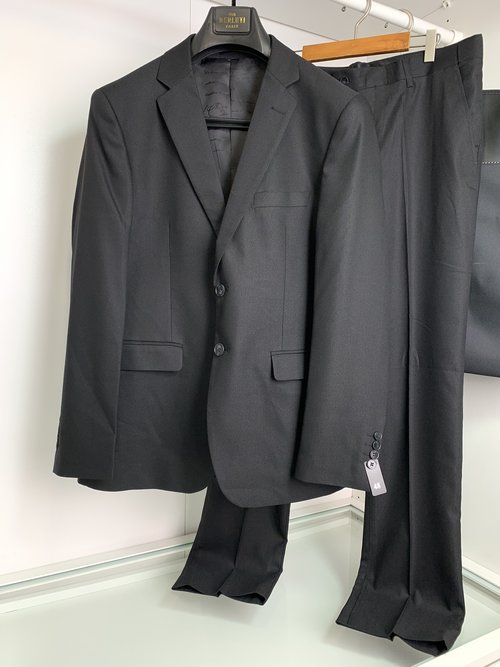 Louis Vuitton Luxury Wool Suit with Exquisite Design and Superior Fabric