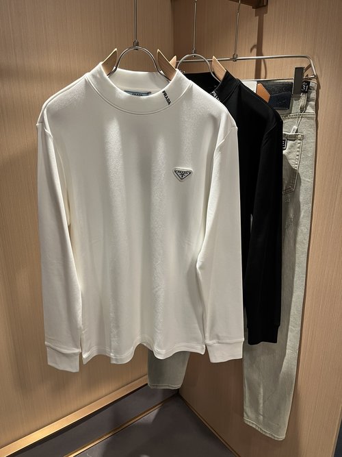 Prada Classic and Fashionable Embroidered T-shirt