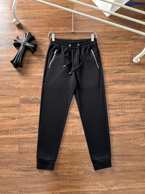 Louis Vuitton Soft and Smooth Casual Pants with Brand Mark