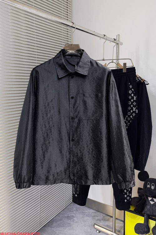 Dior Returnable Jacket: Luxury Fabric, Great Fit