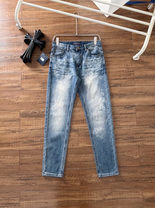 Louis Vuitton Jeans Suitable for All Occasions
