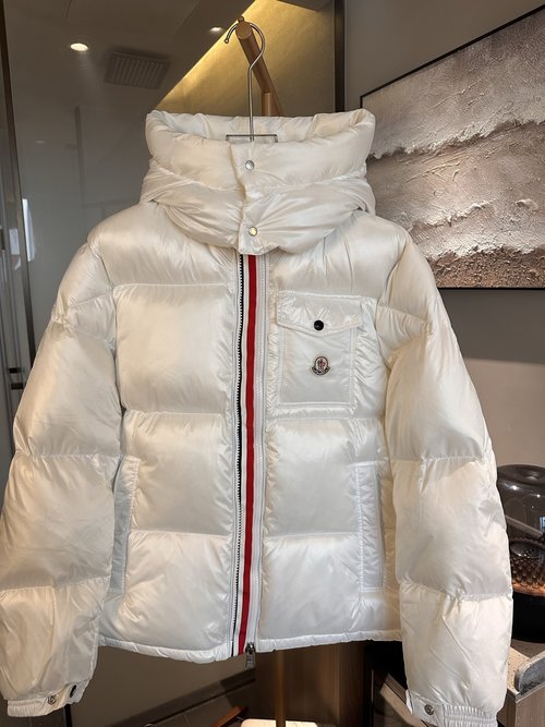 Moncler Premium Down Jacket with Premium Features