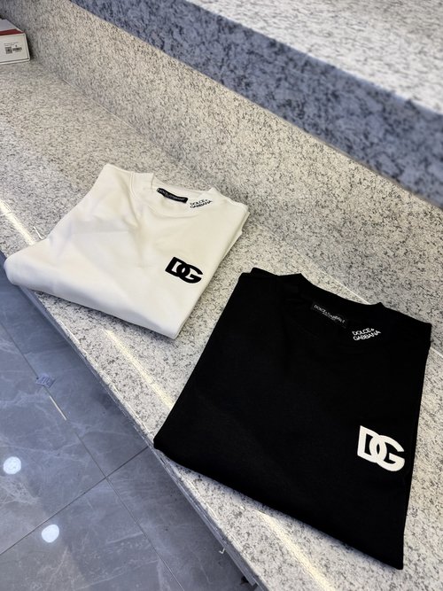 Dolce & Gabbana Soft and Comfortable Long - pile Cotton Sweatshirt