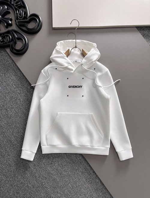 Gucci Unisex Hooded Sweatshirt with Distinctive Logo Embroidery