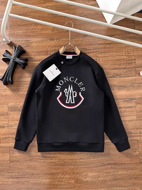 Moncler Timeless Chic Round Neck Snowboarding Cotton Sweater